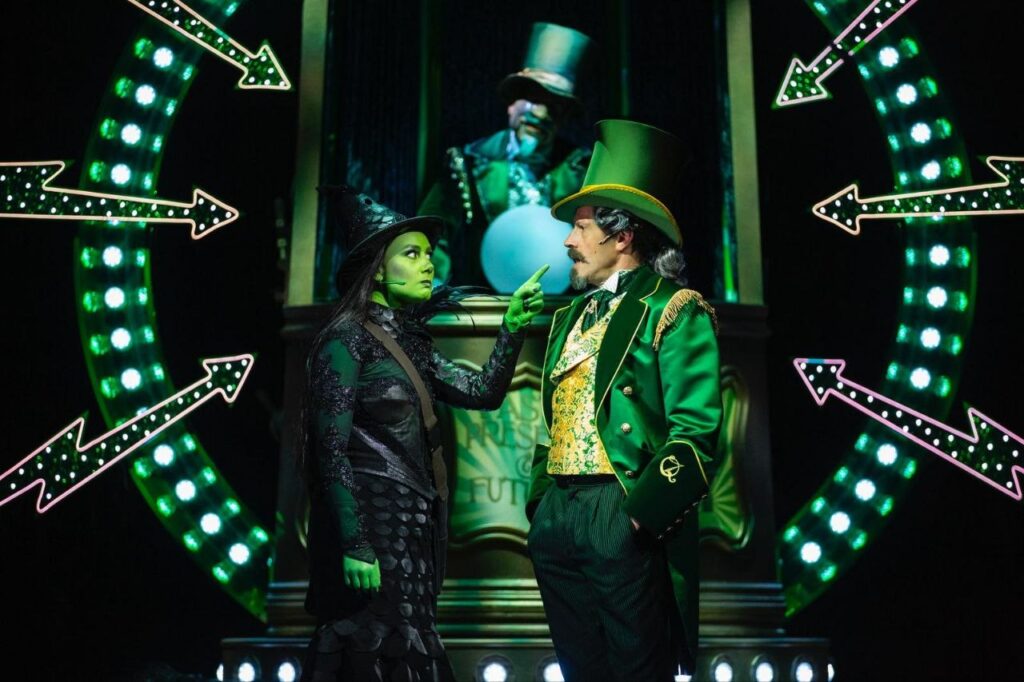 تئاتر موزیکال  ویکد Wicked